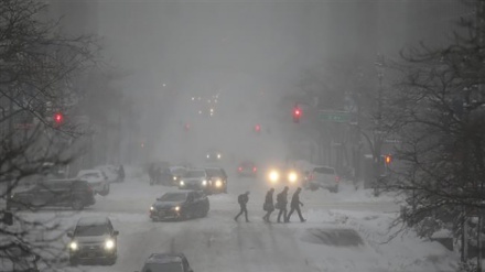 アメリカ東部で、大雪により7人が死亡  （動画）