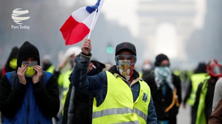 Франция полицияси 102 нафар Сариқ жилетлилар ҳаракати аъзоларини қўлга олди