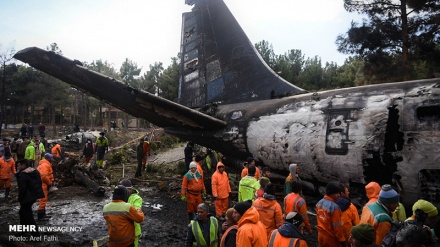 Rrëzohet një aeroplan në afërsi të Teheranit, 15 persona vdesin