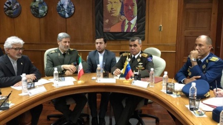 Amir Hatami Bertemu Sejawatnya dari Venezuela