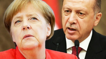 Erdogan a Merkel: accordo su rifugiati non funziona, va rivisto