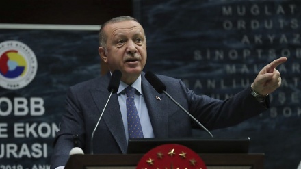 Siria: Erdogan, no a terroristi a frontiere
