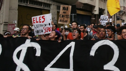 Protestan en Brasil contra subida del precio de transporte