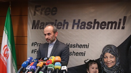 Konferensi Pers Direktur IRIB World Service Mengenai Hashemi