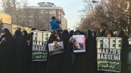 Iran: protesta donne dinanzi ad ambasciata svizzera, 