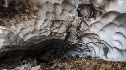 (VIDEO) Grotte di ghiaccio in Islanda