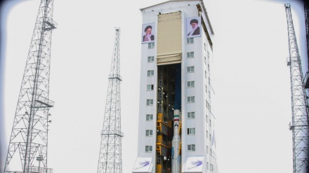 Peluncuran Satelit Payam ke Orbit (2)