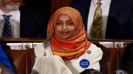 Pengambilan Sumpah Dua Muslimah Pertama di DPR AS