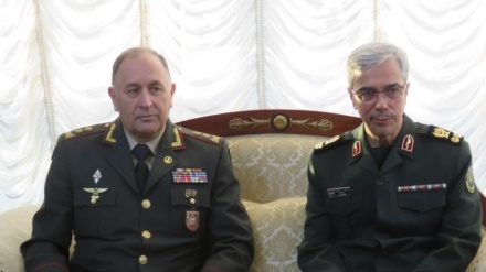 Teherán y Bakú acuerdan fortalecer cooperación militar y defensiva