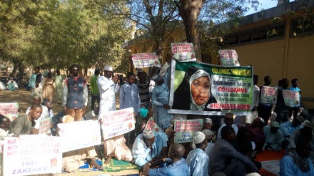 Muslims in Nigeria hold rally to condemn Press TV anchor’s ‘illegal’ detention in US