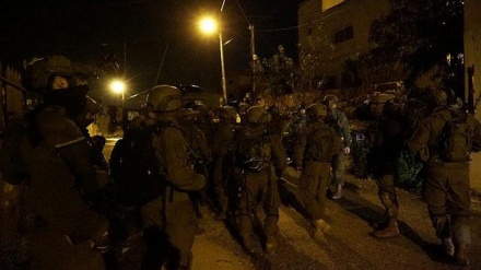 15 Warga Tepi Barat Ditangkap Militer Israel