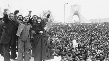 40 anni dopo la Rivoluzione (3)