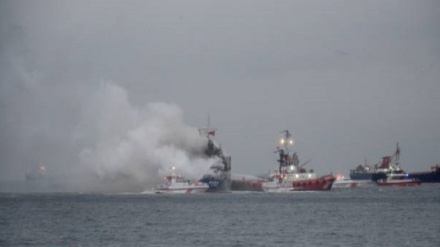 İstanbul'da Pendik açıklarında gemi yangını