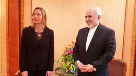 Zarif ve Mogherini arasında Münih Konferansı kulisinde görüşme  