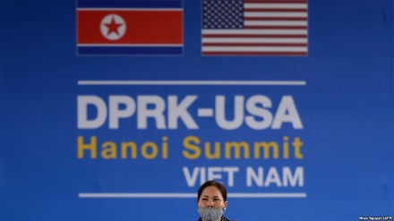 Kim Jong-un fillon vizitën në Vietnam para samitit