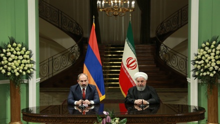 Jumpa Pers Bersama Presiden Iran dan PM Armenia