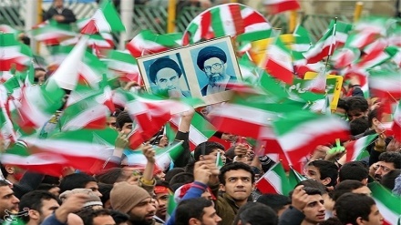 Un repaso a las marchas del pueblo iraní en aniversario de la victoria de la R.I.I.(Videoclip)