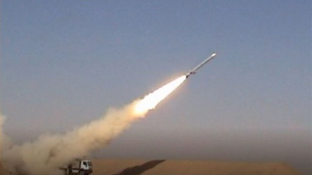 Peluncuran Rudal Hoveizeh; Bukti Tekad Iran Memperkokoh Kekuatan Pertahanan