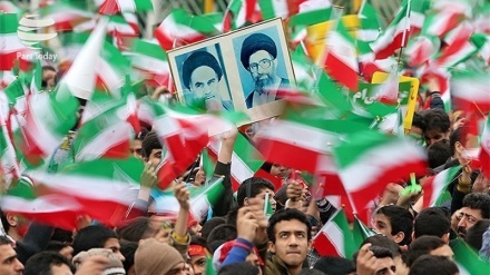 Los jóvenes iraníes hacen vigentes la Revolución Islámica