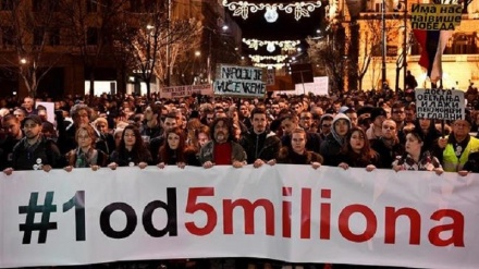 Serbia: Thousands join anti-government march for ninth consecutive week