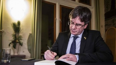 Europarlamento annulla conferenza con leader catalano Puigdemont