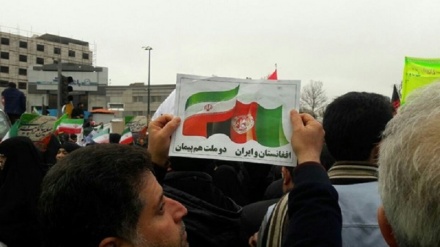 حضور گسترده مهاجرین افغانستانی درراهپیمایی 22 بهمن در مشهد