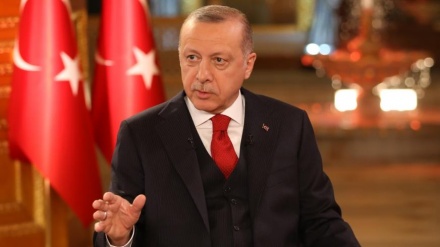 Erdogan: la Turchia non farà marcia indietro per l'acquisto degli S-400 dalla Russia