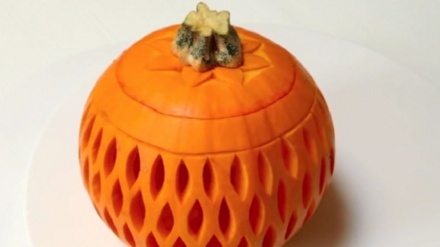 技能の習得 ；カボチャのカービング装飾　（動画）