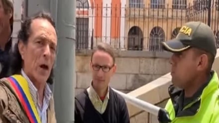 Colombia te toca a ti también: Alejandro Muñoz, se autoproclama presidente interino