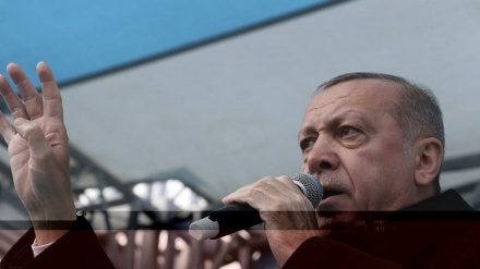 Erdogan contro gli Usa: danno armi ai terroristi