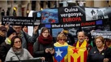 Spagna, 200mila manifestanti contro processo a indipendentisti 