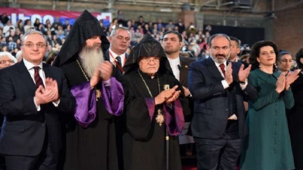 Իրանահայերը Թեհրանում դիմավորել են Հայաստանի վարչապետին 