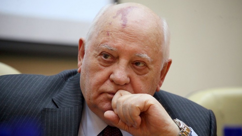 Tributes paid to 'courage' of Gorbachev as PM hits out at current Russia  leaders | The Independent