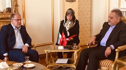 İran ve Türkiye yetkilileri, ilişkilerin gelişmesini ele aldılar