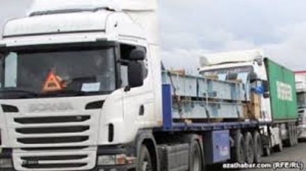 Туркманистон Тожикистонга борадиган юкларни тӯхтатди