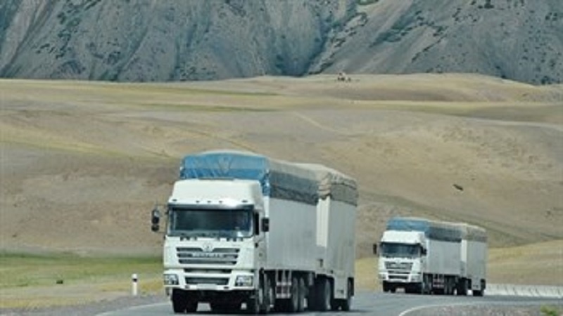 نگرانی از اثر تخریبی کامیون های قرقیزستانی بر راههای تاجیکستان 