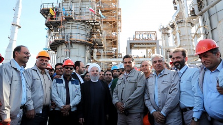 哈桑·鲁哈尼就伊朗遭受的单方面制裁发表声明