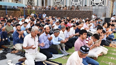 شهردار استروشن: کسی از مسجدها با فکر سالم بیرون نیامده است