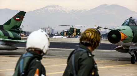 Fotos: Exposición de Útimos Logros de Fuerza Aérea de Irán