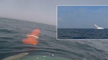 Kapal Selam Ghadir Sukses Tembakkan Rudal Cruise di Manuver Velayat 97