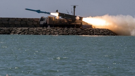 Armada persa lanza 3 misiles cruceros en Gran Maniobra Naval en Golfo Pérsico+fotos