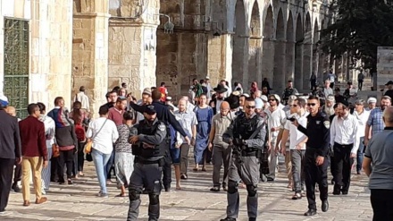 Siyonistler'in Filistin'de kutsal mekanlara saldırıları sürüyor