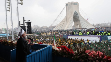 伊朗总统：伊朗将像过去的40年一样沿着伊斯兰革命的道路继续发展