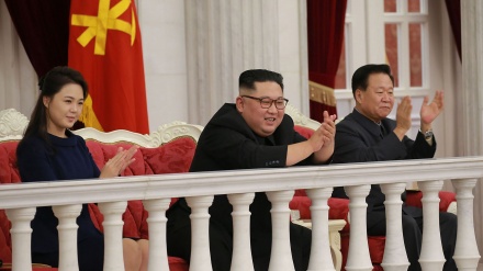 Koreja Veriore feston përvjetorin e themelimit të ushtrisë popullore në Penian