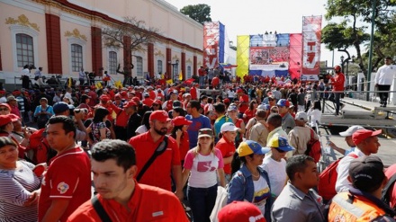 Rakyat Venezuela Unjuk Rasa Dukung Maduro