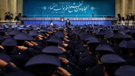 رهبر معظم انقلاب اسلامی : ۲۲ بهمن امسال پرشکوه تر از سالهای قبل خواهد بود