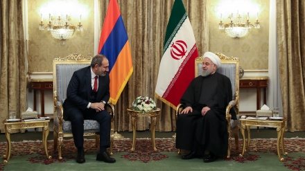 Rohani subraya buenas oportunidades para estrechar lazos entre Irán y Armenia+fotos