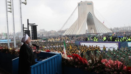 Rohani alaba épicas marchas de 22 de Bahman ante complots enemigos