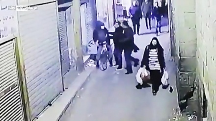 देखिए कैसे एक आत्मघाती हमलावर ने क़ाहिरा स्थित अल-अज़हर मस्जिद के निकट ख़ुद को धमाके से उड़ा लिया+वीडियो