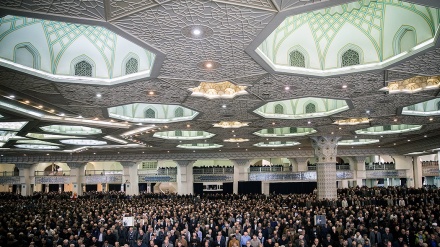 Shalat Jumat di Tehran, 8 Februari 2019 